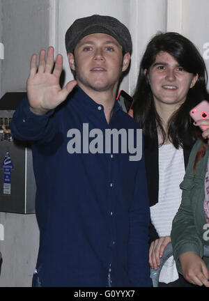 London, UK, 12. November 2015: Niall Horan gesehen bei BBC Maida Vale Studios nach der Live Lounge in London Stockfoto