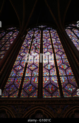Glasmalerei. Obere Kapelle von La Sainte-Chapelle (die Heilige Kapelle). 1248. Paris. Frankreich. Gothic. Stockfoto