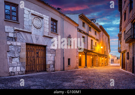 El Burgo de Osma, Ciudad de Osma, Main Street, Provinz Soria, Kastilien-Leon, Spanien Stockfoto