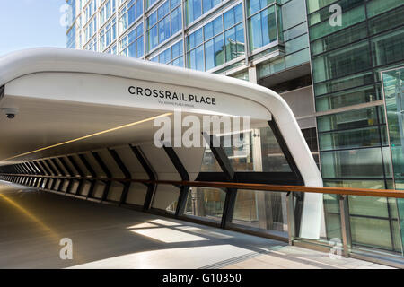 Crossrail-Platz und Bahnhof Gehweg, Canary Wharf, London Stockfoto