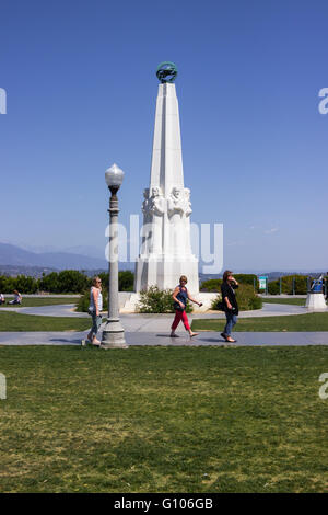 Griffith Observatory Denkmal des Astronomen in Los Angeles Kalifornien, uns vorne im Laufe des Tages Stockfoto