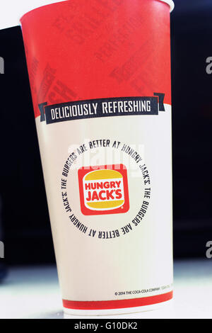 Hungrigen Jacks Burger King alkoholfreies Getränk in Papierschale Stockfoto