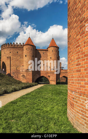 Die Barbakane ist das Tor zur Altstadt und integriert die Stadt Wand, Warschau, Masowien, Polen, Europa Stockfoto