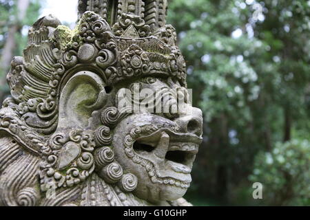 Statue von Bali, Glenveagh Gärten Glenveagh National Park, County Donegal, Irland, Europa Stockfoto