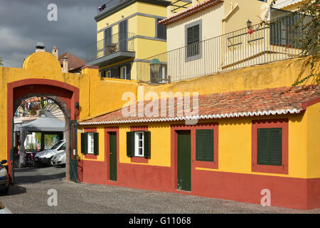 Innenhof der Festung von Saint Tiago (Forte de Sao Tiago) am Strand von Funchal in Madeira, Portugal Stockfoto