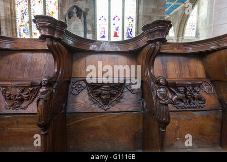 Holz geschnitzt Miserichord im Chorgestühl von Str. Marys Kirche, Beverley, Yorkshire und Humber, England, Stockfoto