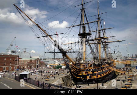 AJAXNETPHOTO. 26. JULI 2008. PORTSMOUTH, ENGLAND. -HMS VICTORY, NELSONS FLAGGSCHIFF IN IHREM STÄNDIGEN TROCKENDOCK ZUHAUSE. FOTO: JONATHAN EASTLAND/AJAX REF: 82907 98 Stockfoto