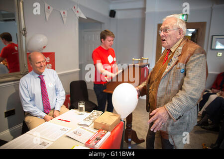 Brockenhurst Hampshire UK. 7. Mai 2016. Pro-Austritt MP Chris Grayling konservative und Leiter des House Of Commons, bei einer Abstimmung verlassen Kampagne Rallye und öffentliche Versammlung in Brockenhurst, Hampshire, UK Credit: Jeff Gilbert/Alamy Live News Stockfoto