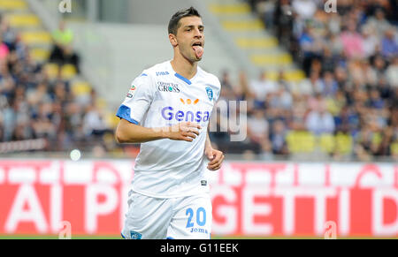 Mailand, Italien. 7 Mai, 2016: Manuel Pucciarelli feiert nach seinem Tor in der Serie A Fußballspiel zwischen FC Internazionale und Empoli FC. Bildnachweis: Nicolò Campo/Alamy Live-Nachrichten Stockfoto