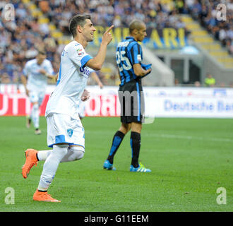 Mailand, Italien. 7 Mai, 2016: Manuel Pucciarelli feiert nach seinem Tor in der Serie A Fußballspiel zwischen FC Internazionale und Empoli FC. Bildnachweis: Nicolò Campo/Alamy Live-Nachrichten Stockfoto