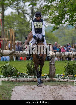 Badminton House, Badminton, UK. 7. Mai 2016. Mitsubishi Motors Badminton Horse Trials. Vierter Tag. Bill Levett (AUS) ‘improvisieren "während des Langlauf Bestandteils der Mitsubishi Motors Badminton Horse Trials zu fahren. Bildnachweis: Aktion Plus Sport/Alamy Live-Nachrichten Stockfoto