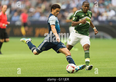 Vancouver, Kanada. 7, Mai 2016. MLS Fußball - Vancouver Whitecaps vorwärts Nicolas Mezquida (11) in die Aktion von den Ball. Vancouver Vs Portland, BC Place Stadium.  Vancouver gewinnt 2: 1. Bildnachweis: Gerry Rousseau/Alamy Live-Nachrichten Stockfoto