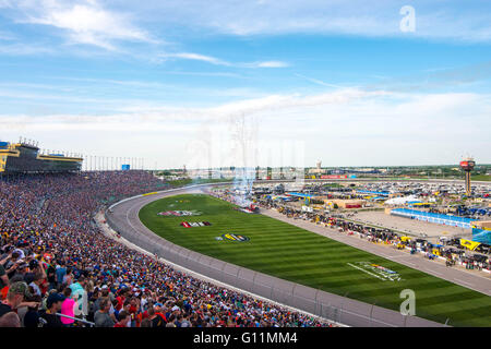 Kansas City, KS, USA. 14. März 2015. Kansas City, KS - 7. Mai 2016: Einen Überblick über die Rennstrecke am GoBowling 400-Wochenende auf dem Kansas Speedway in Kansas City, KS. © Csm/Alamy Live-Nachrichten Stockfoto