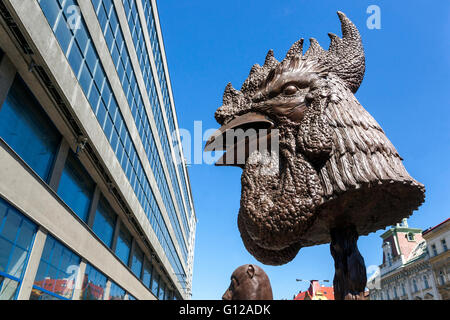 Ai Weiwei Kunstwerk - Zodiac Köpfe vor der National Gallery, Holesovice, Prag, Tschechische Republik, Hahn Stockfoto