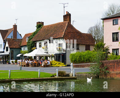 Das Fox-Gasthaus im Dorf Finchingfield, Essex, England UK Stockfoto