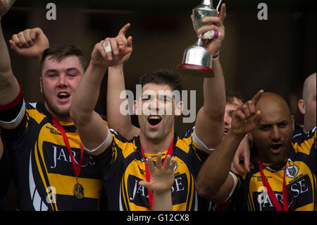 Twickenham Stadium, London UK. 7. Mai 2016. Senior-Vase von West Leeds RUFC 42-22 schlagen Withycombe RFC gewonnen. Stockfoto