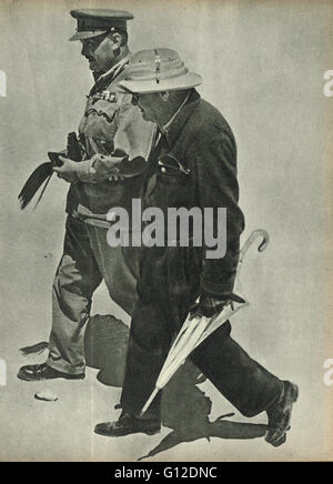 Winston Churchill besucht die 8. Armee bei El Alamein im August 1942 Stockfoto