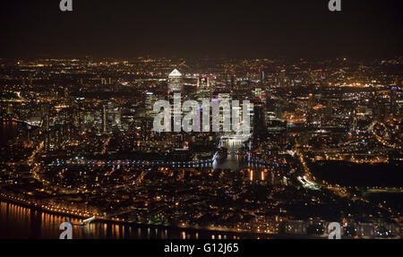 Bild zeigt Kanarischen WharfLondon bei Nacht Stockfoto