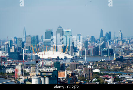 Bild zeigt Greenwich Halbinsel, Canary Wharf und der City of London Stockfoto