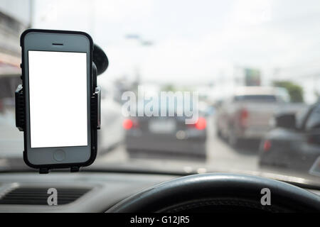 Smartphone in eine Pkw-Nutzung bei navigieren Stockfoto