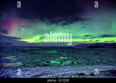 Nordlicht über Joekulsarlon Fluss Gletscherlagune, Aurora Borealis, Vatnajoekull Nationalpark, Island Stockfoto