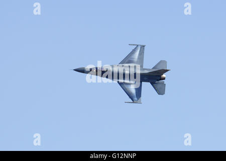 Flugzeug f-16 Kampfflugzeugen auf Flugzeuge der Ruhm Air Show 2016 in Chino, Kalifornien Stockfoto