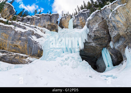 Im Winter gefroren, Panther fällt, Banff National Park, Alberta, Kanada Stockfoto