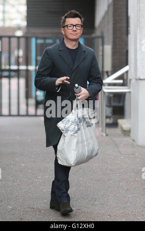 Rick Astley außerhalb ITV Studios mit: Rick Astley wo: London, Vereinigtes Königreich bei: 7. April 2016 Stockfoto