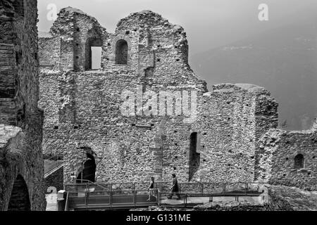 Sacra di San Michele - Saint Michael Abbey, alten religiösen Komplex auf Monte Pirchiriano in St. Ambrogio, Piemont, Italien. Stockfoto