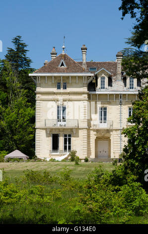 Französischer Wein Chateau Leon, Carignan, Bordelais. Frankreich. Stockfoto