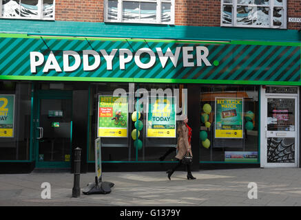 Paddy Power Buchmacher in Norwich, England. Stockfoto