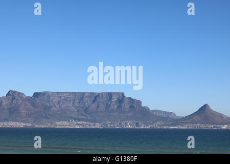 Tafelberg von Blouberg Strand Cape Town Südafrika betrachtet Stockfoto