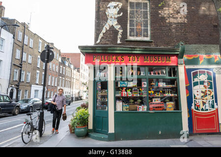 Außenseite des Pollocks Toy Museum in Fitzrovia in central London, England, UK Stockfoto