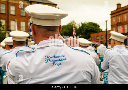 Belfast, Nordirland. 12. Juli 2011 - Flöten Rathcoole evangelischen jungen Band-Sets aus von Carlisle Zirkus für die jährliche zwölften Juli Parade, Feier der Schlacht am Boyne 1690. Stockfoto