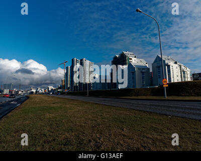 Wanderweg und Zyklus Weg am Saebraut Meer Küste Straße Reykjavik Island Stockfoto