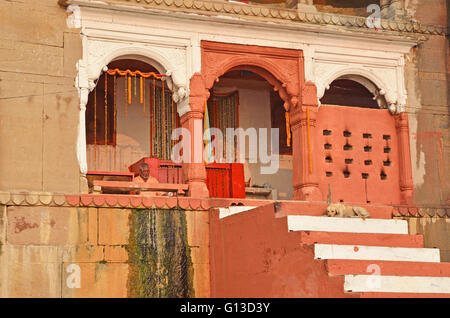 Früh morgens in Varanasi, Uttar Pradesh, Indien Stockfoto