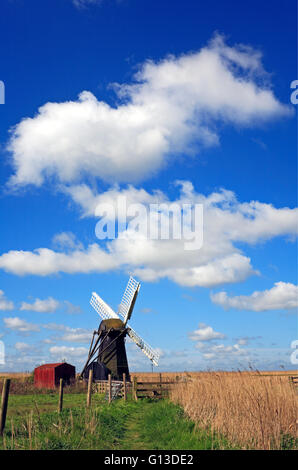 Ein Blick auf Herringfleet Kittel Entwässerung Mühle in Herringfleet, Suffolk, England, Vereinigtes Königreich. Stockfoto