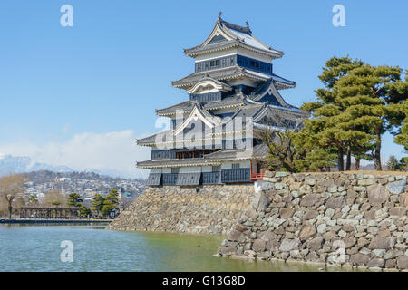 Schöne Burg Matsumoto im Winter, Nagano, Japan Stockfoto