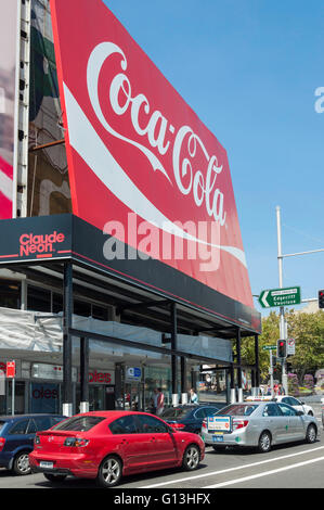 Coca Cola Plakat, Darlinghurst Road, Kings Cross, Sydney, New South Wales, Australien Stockfoto