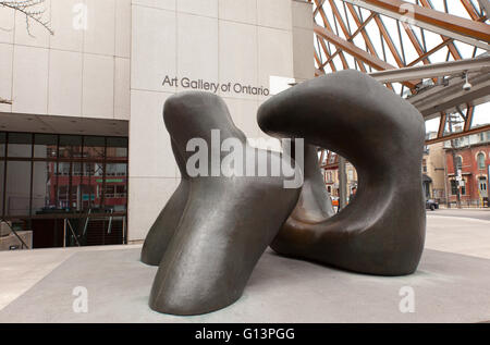 TORONTO - 28. April 2016: The Art Gallery of Ontario ist ein Kunstmuseum in Toronto, Ontario, Kanada. Die Sammlung umfasst mehr Stockfoto