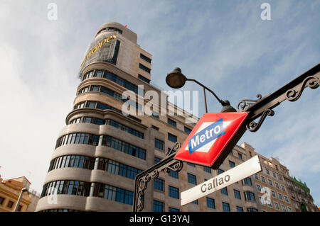 Kapitol und Metro Callao Eingang. Gran Vía Straße, Madrid, Spanien. Stockfoto