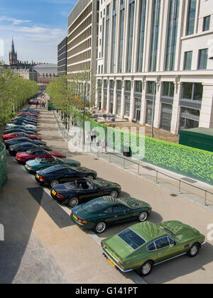 London, UK. 8. Mai 2016. Aston Martin Club-Rallye am Getreidespeicher Sq Kings Cross London UK. 05.08.2016. Autos auf dem Display auf Kings Blvd. Kredit: Martyn Goddard/Alamy Live News Stockfoto