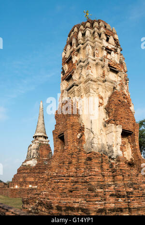 Prang im Wat Mahathat, Ayutthaya, Thailand Stockfoto