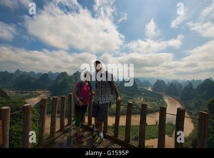 Birdseye-Blick auf den Li-Fluss von Xianggong Berg, Xingping, autonome Region Guangxi, China Stockfoto
