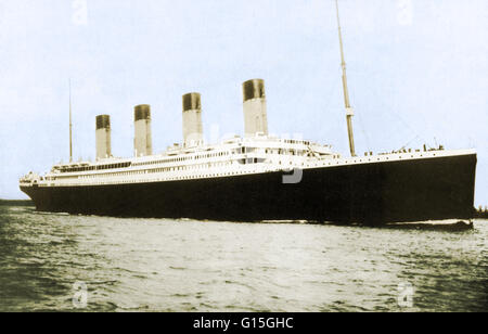 Das Titanic Dampfschiff war das größte Schiff, das jemals gebaut wurde zu der Zeit. Im Jahr 1912 segelte das Schiff aus Southampton, England nach New York City. Am 14. April das Schiff einen Eisberg in der Nähe von Grand Banks und sank am nächsten Tag. Nur etwa 700 Menschen überlebten von Stockfoto