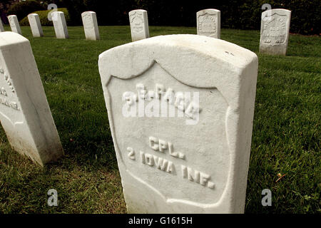 Davenport, Iowa, USA. 4. Mai 2016. S.G. Seite Grab in Oakdale Memorial Gardens in Davenport, Iowa Mittwoch, 4. Mai 2016. © Jeff Cook/Quad-Stadt-Zeiten / ZUMA Draht/Alamy Live News Stockfoto