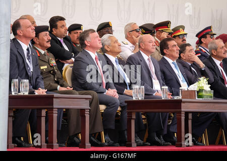 Amman, Jordanien. 10. Mai 2016. Amman, Jordanien - 10. Mai 2016: Majestät König Abdullah II. weiht Special Operation Forces Ausstellung SOFEX 11. in Amman, Jordanien. Bildnachweis: Ehab Othman/Roverimages *** lokalen Caption *** 00364518 | Nutzung weltweit © Dpa/Alamy Live-Nachrichten Stockfoto