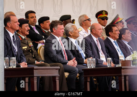 Amman, Jordanien. 10. Mai 2016. Amman, Jordanien - 10. Mai 2016: Majestät König Abdullah II. weiht Special Operation Forces Ausstellung SOFEX 11. in Amman, Jordanien. Bildnachweis: Ehab Othman/Roverimages *** lokalen Caption *** 00364519 | Nutzung weltweit © Dpa/Alamy Live-Nachrichten Stockfoto