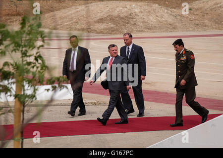 Amman, Jordanien. 10. Mai 2016. Amman, Jordanien - 10. Mai 2016: Majestät König Abdullah II. weiht Special Operation Forces Ausstellung SOFEX 11. in Amman, Jordanien. Bildnachweis: Ehab Othman/Roverimages *** lokalen Caption *** 00364516 | Nutzung weltweit © Dpa/Alamy Live-Nachrichten Stockfoto