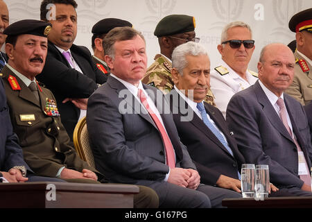 Amman, Jordanien. 10. Mai 2016. Amman, Jordanien - 10. Mai 2016: Majestät König Abdullah II. weiht Special Operation Forces Ausstellung SOFEX 11. in Amman, Jordanien. Bildnachweis: Ehab Othman/Roverimages *** lokalen Caption *** 00364517 | Nutzung weltweit © Dpa/Alamy Live-Nachrichten Stockfoto